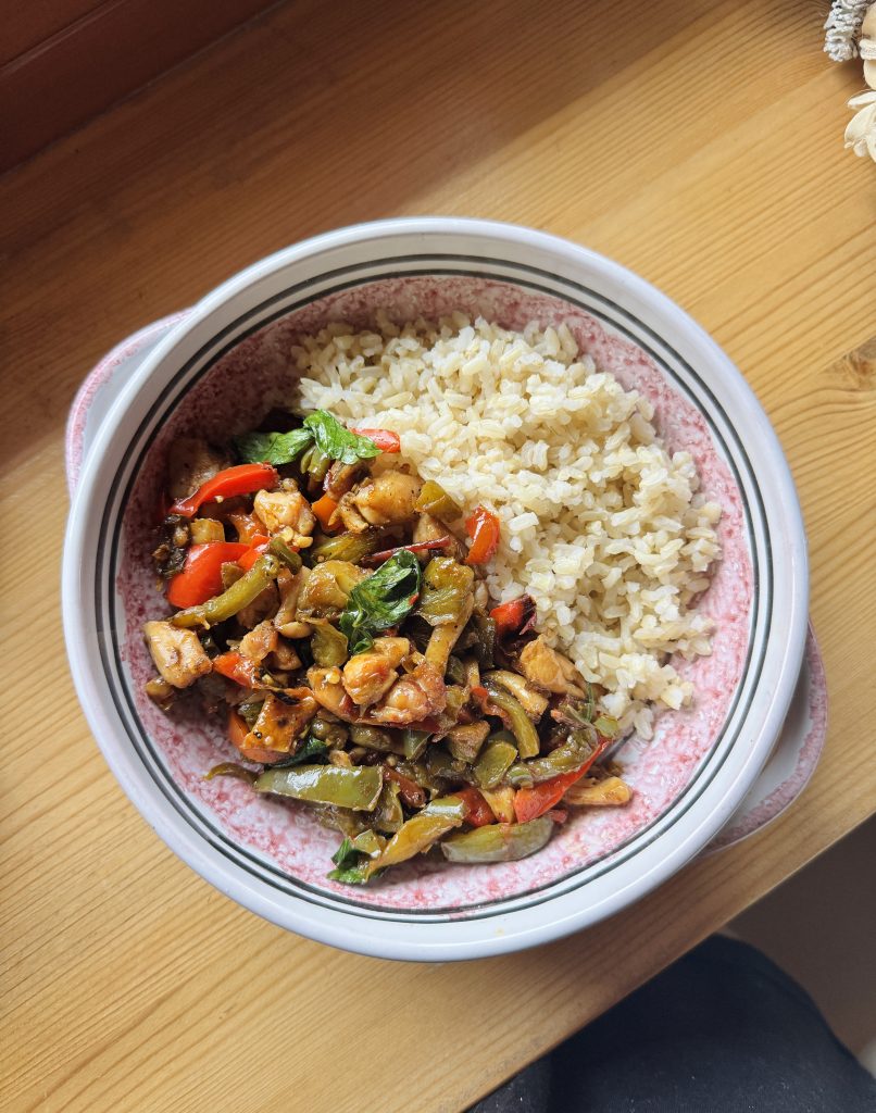 Paprikás csirkecombfilé serpenyőben