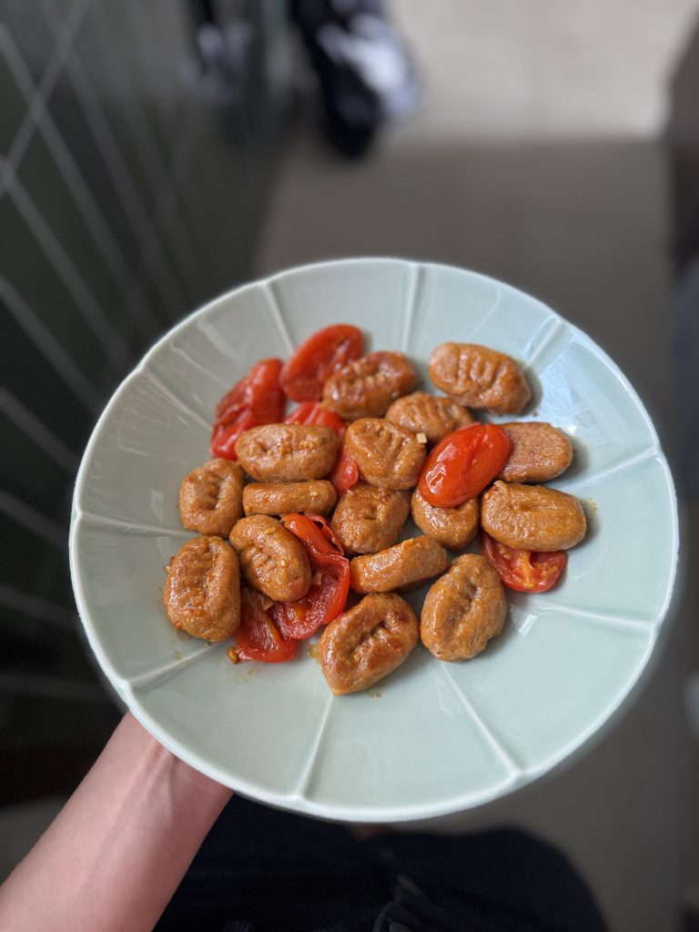Tönkölyös-sütőtökös gnocchi